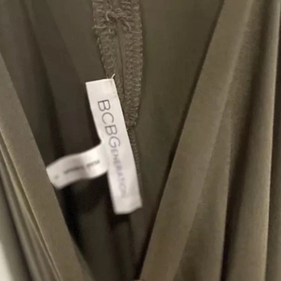 BCBGeneration Drape Pocket Jumpsuit Womens Size Small Green Sleeveless NWOT - Picture 9 of 9